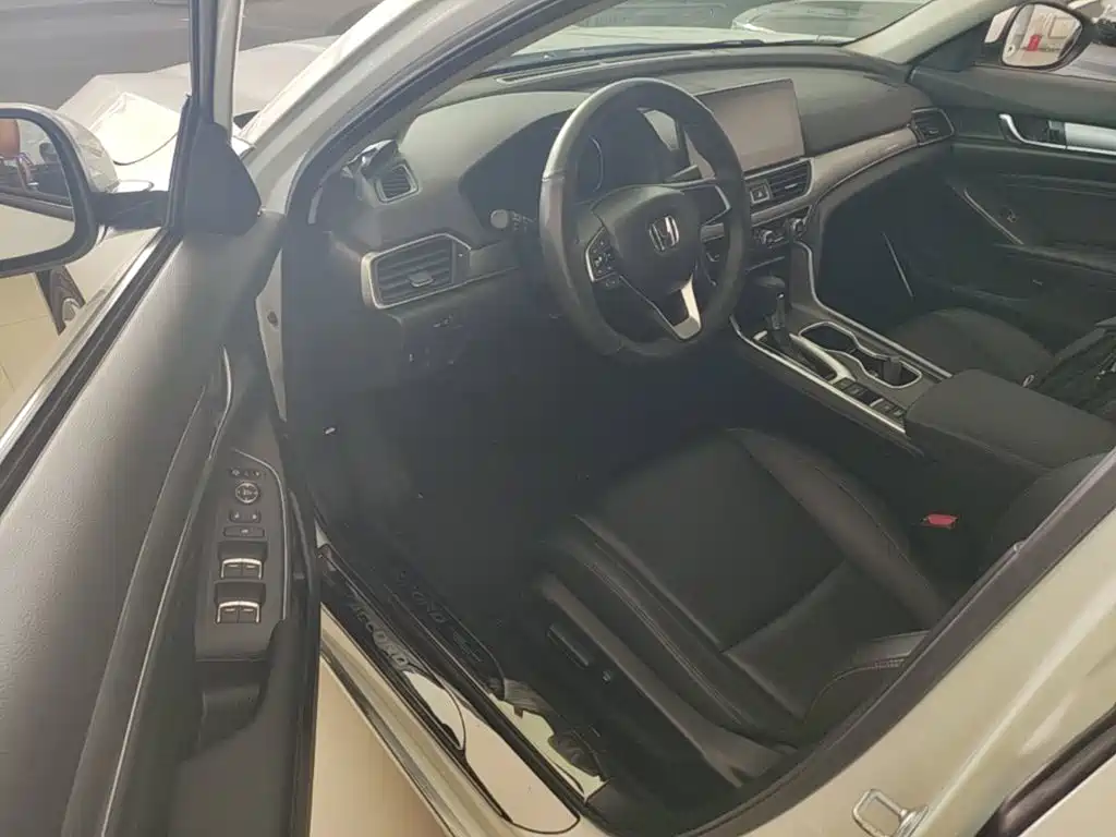 Honda Accord — миниатюра 16