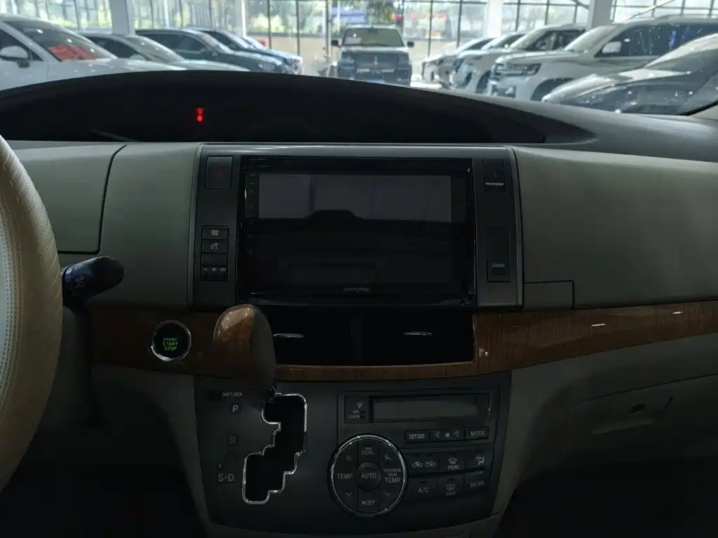 Toyota Previa — миниатюра 12