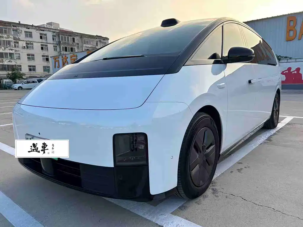 Li Auto Li MEGA