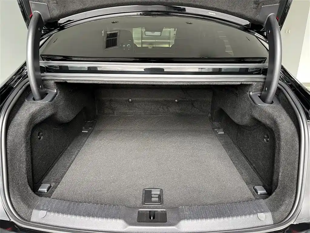 Hongqi H9 2020 3.0T