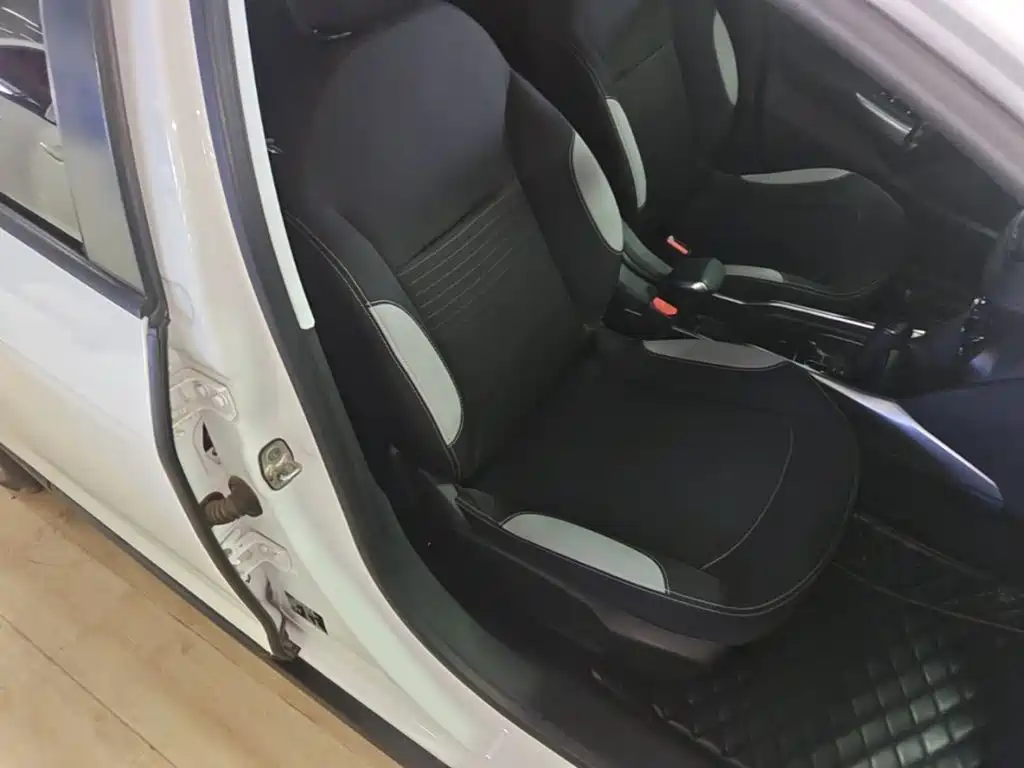 Peugeot 2008 — миниатюра 25