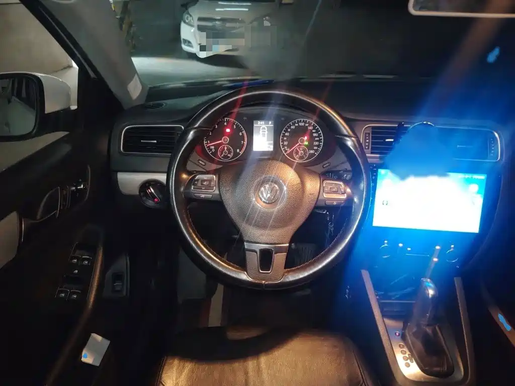 Volkswagen Sagitar — миниатюра 3