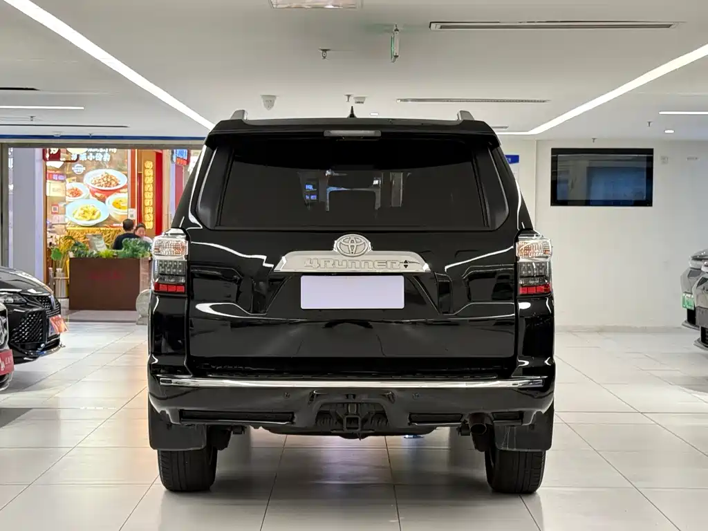 Toyota 4Runner 2022 4.0L AT