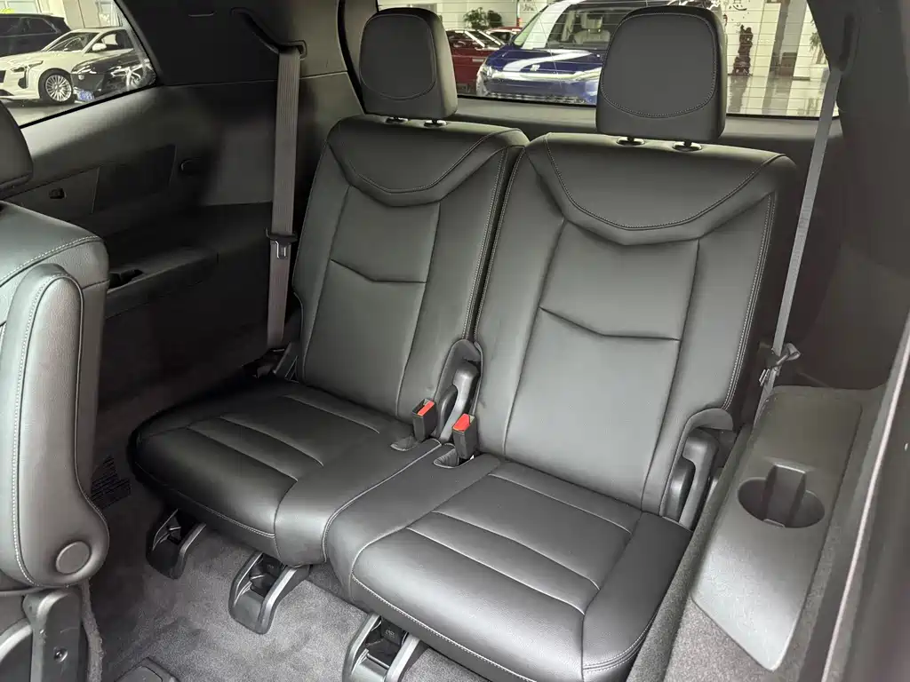 Cadillac XT6 — миниатюра 7