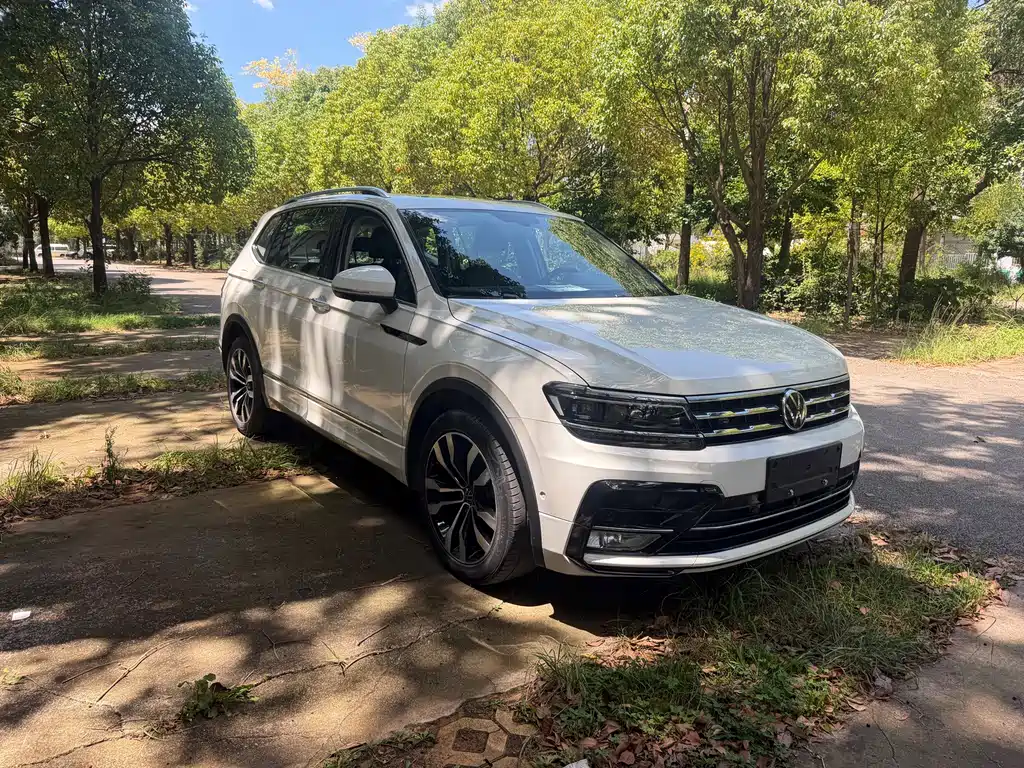 Volkswagen Tiguan L — миниатюра 2