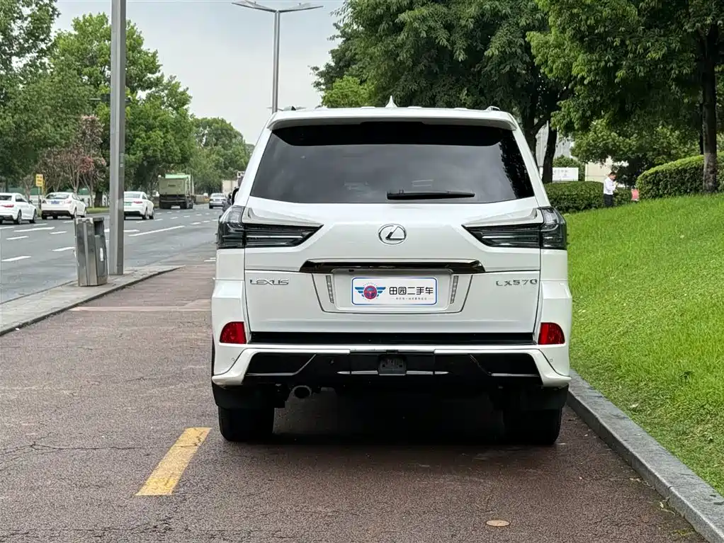 LEXUS  LX