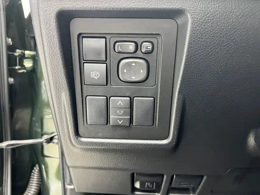 Toyota Prado — миниатюра 13