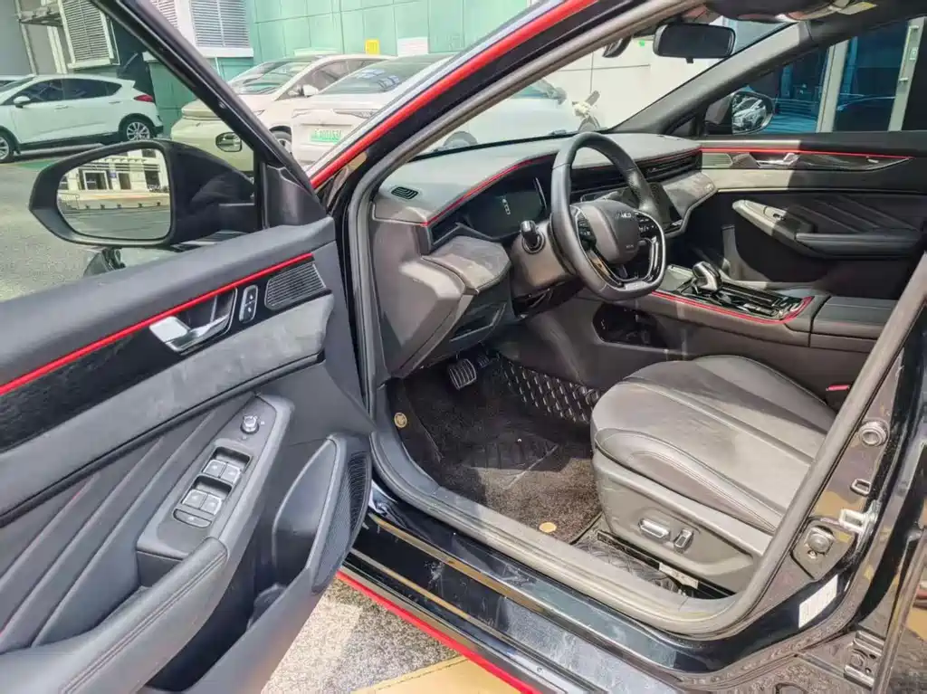 DONGFENG YI HYUN MAX