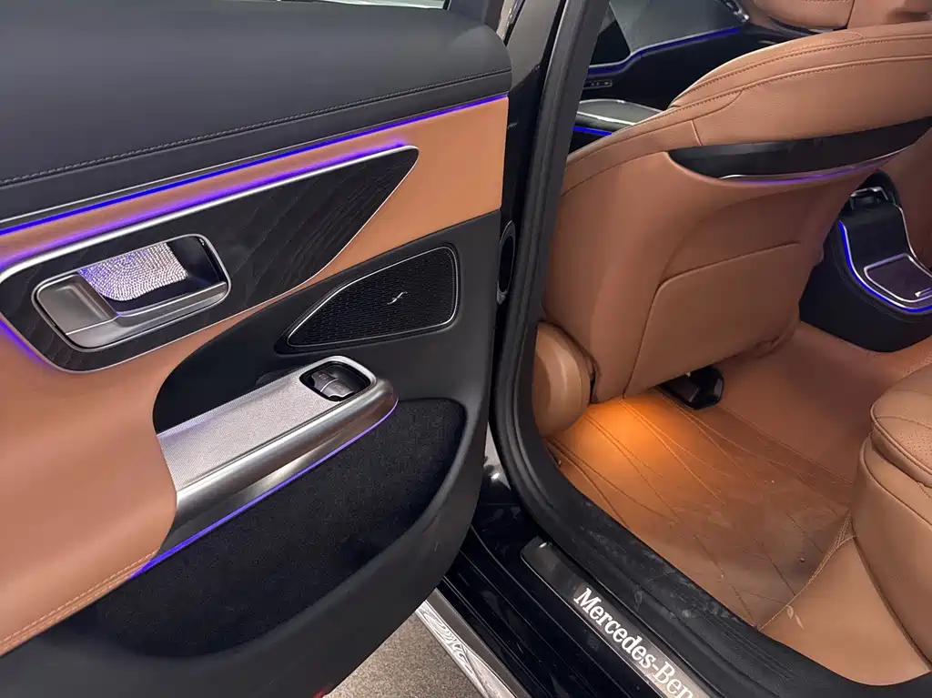 Mercedes-Benz E-Class — миниатюра 10
