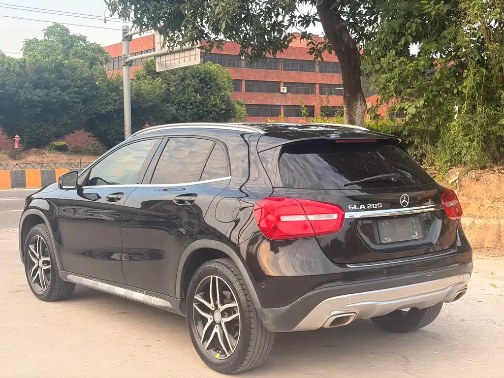 Mercedes-Benz GLA — миниатюра 6