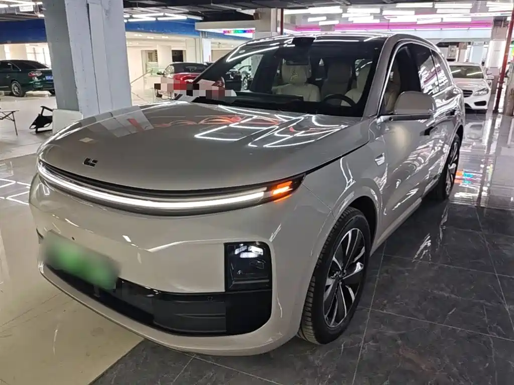Li Auto Li L6 2025