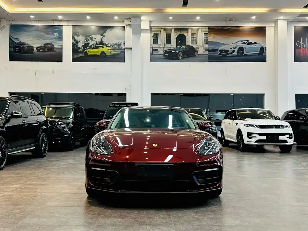 PORSCHE PANAMERA