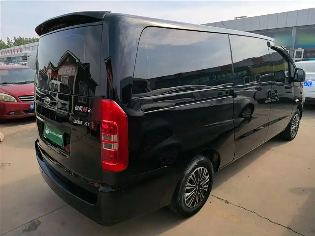 JAC RefineM3 M3 2023 PLUS 1.5T 5/7 мест