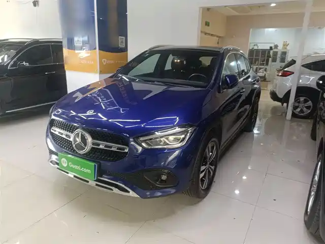 MERCEDES-BENZ GLA