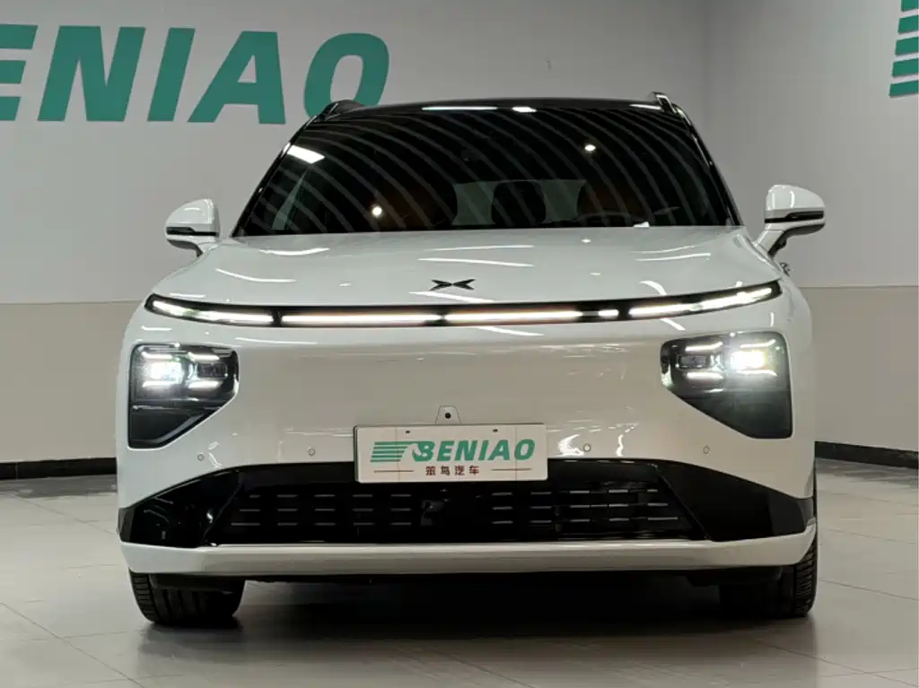 XPeng G9 — миниатюра 2
