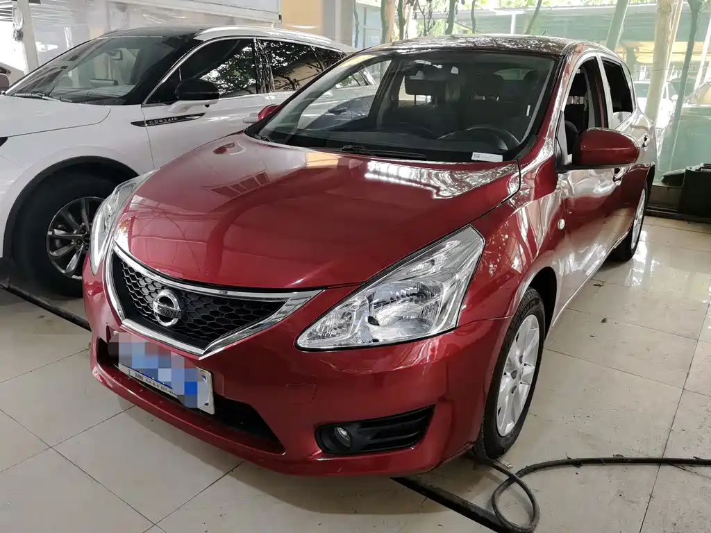 Nissan Tiida 2011 1.6L CVT Comfort Type