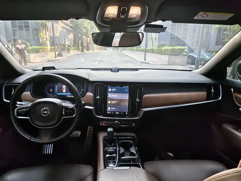 VOLVO S90 PLUG IN HYBRID