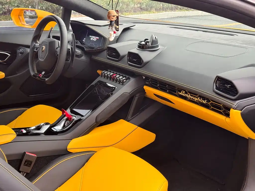 LAMBORGHINI HURACÁN