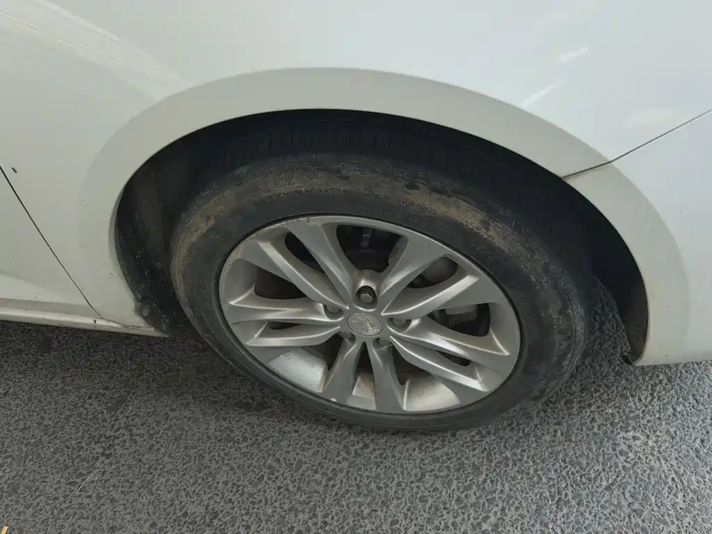 Buick Verano — миниатюра 8