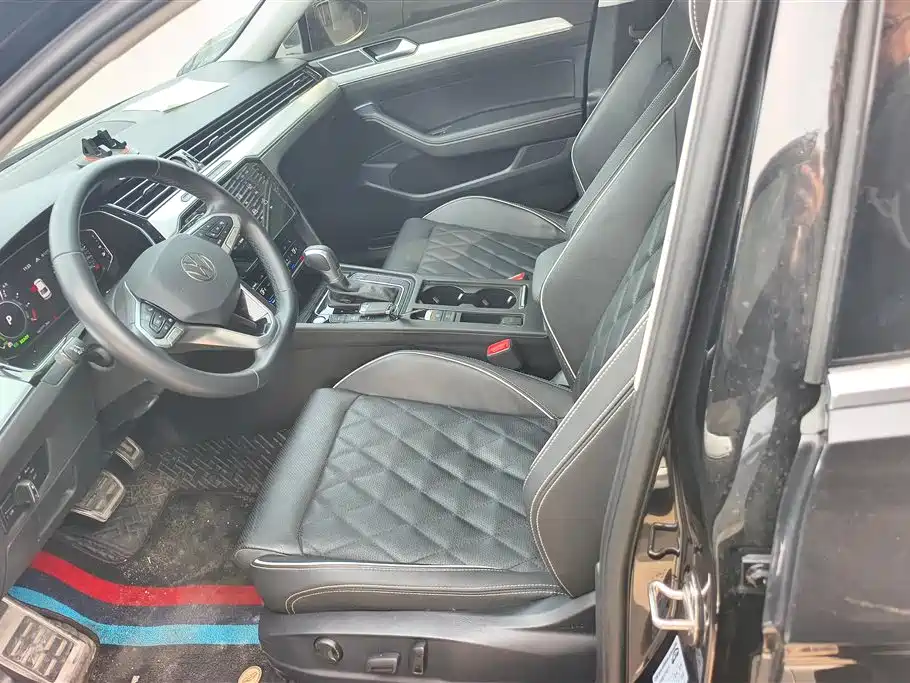 VOLKSWAGEN MAGOTAN GTE PLUG IN HYBRID