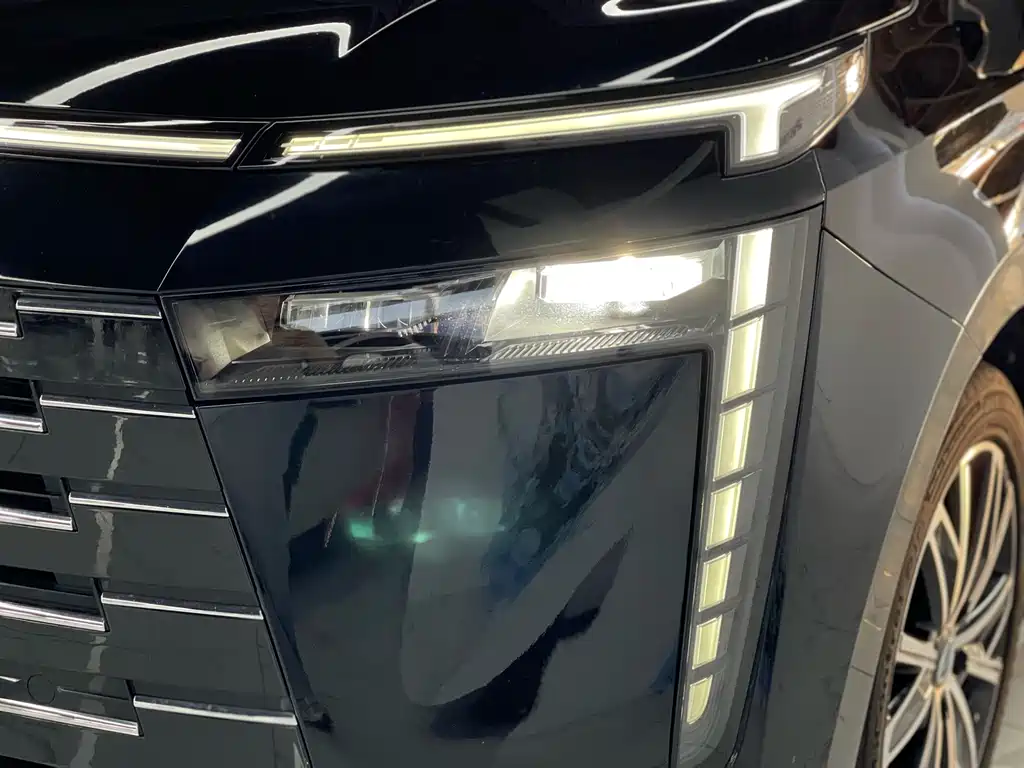 GAC Motor Trumpchi E8 PHEV — миниатюра 30