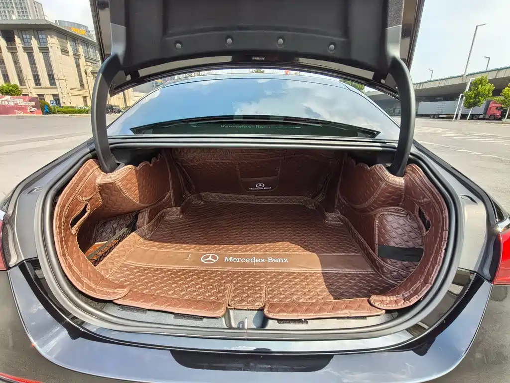 Mercedes-Benz E-Class — миниатюра 23