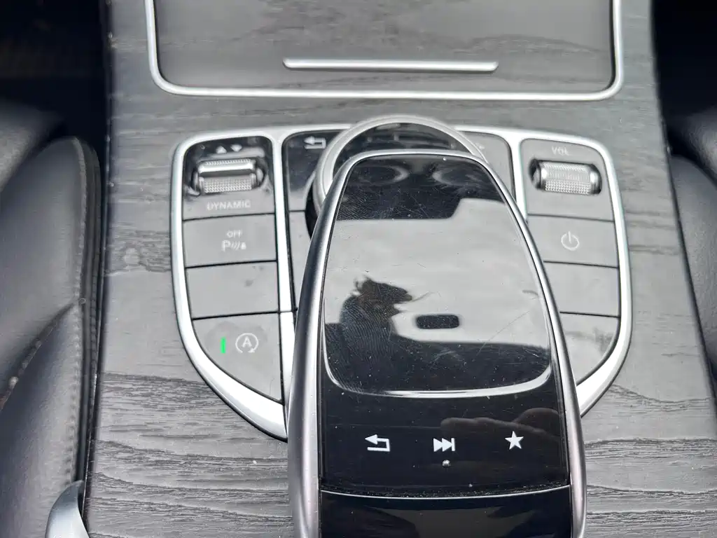 Mercedes-Benz C-Class — миниатюра 12
