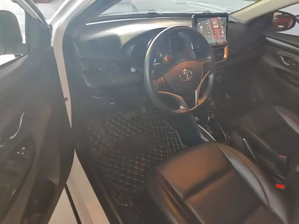 Toyota Yaris L — миниатюра 16