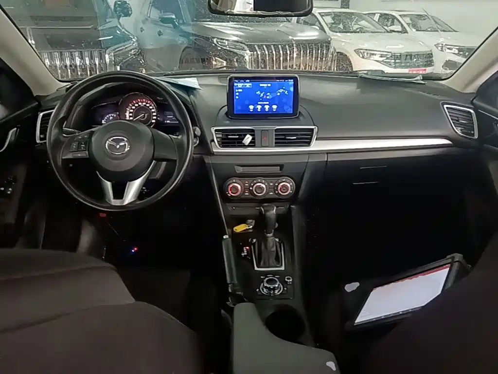 Mazda 3 Axela — миниатюра 10