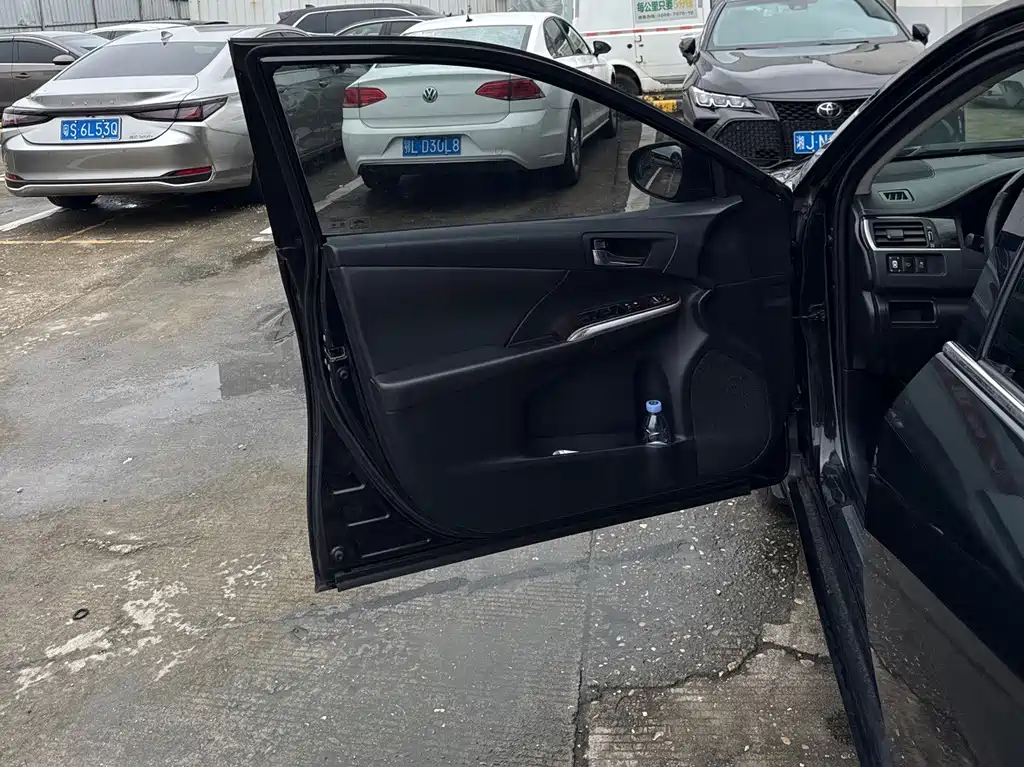 Toyota Camry — миниатюра 7