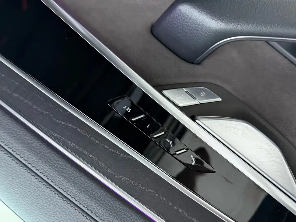 Audi A8 — миниатюра 21