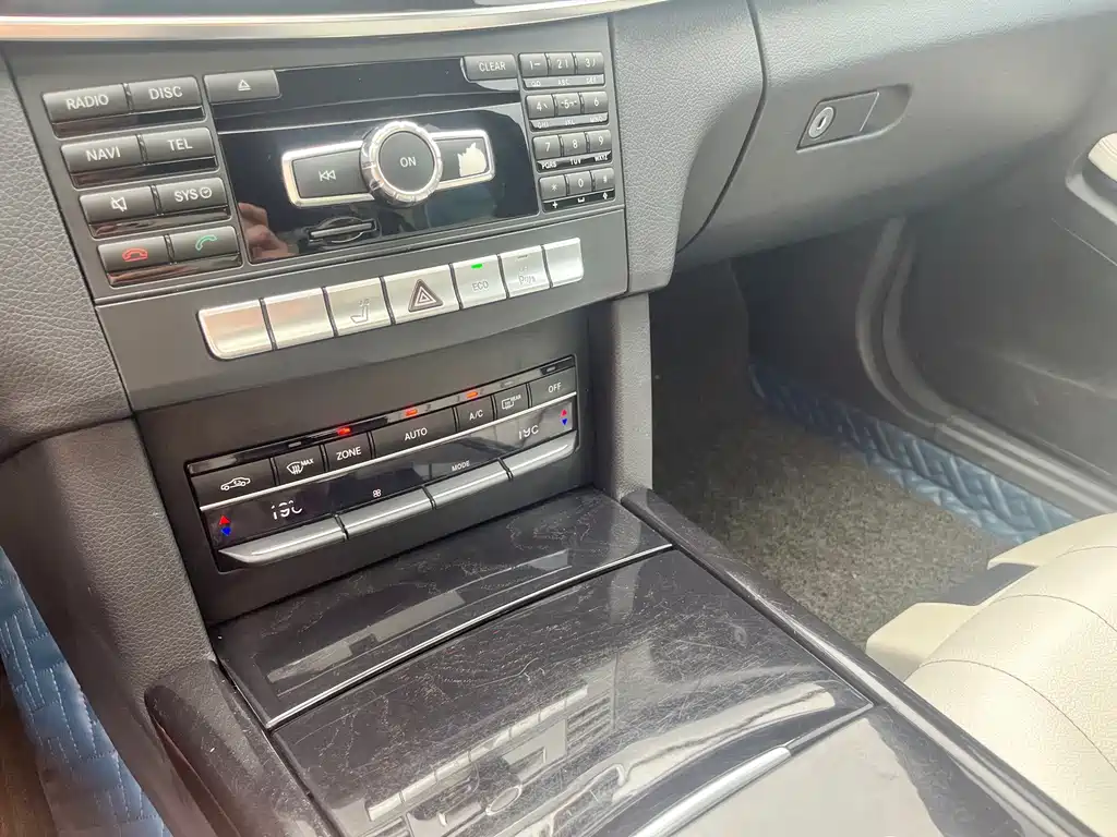 Mercedes-Benz E-Class — миниатюра 17
