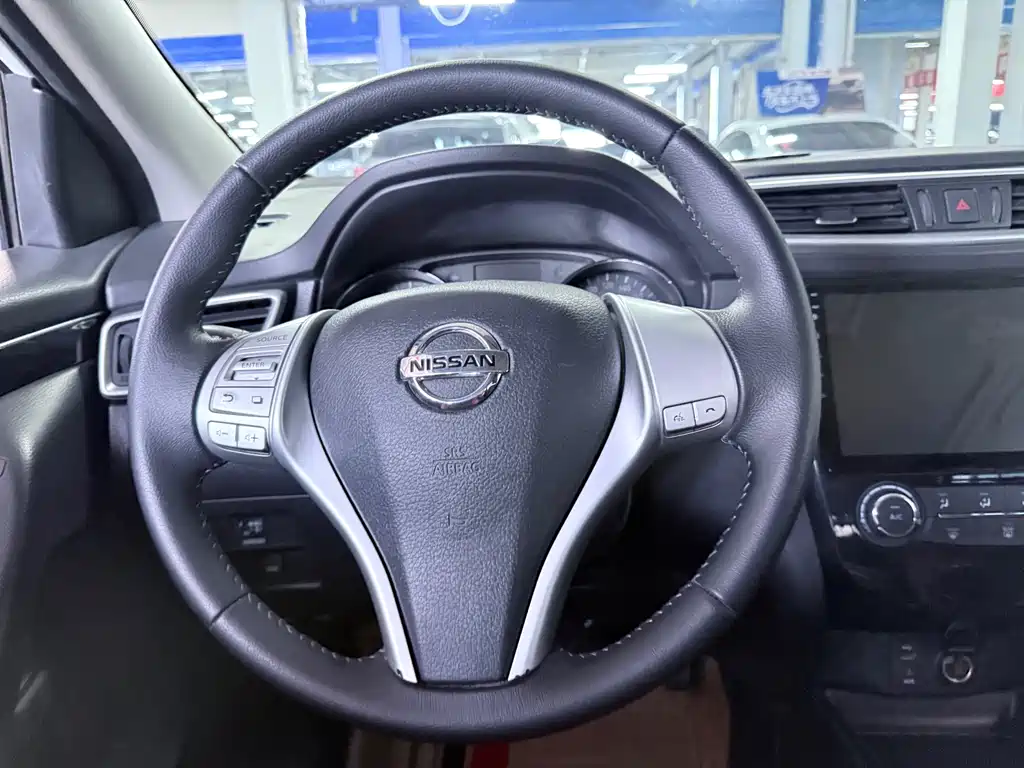 Nissan Qashqai — миниатюра 13