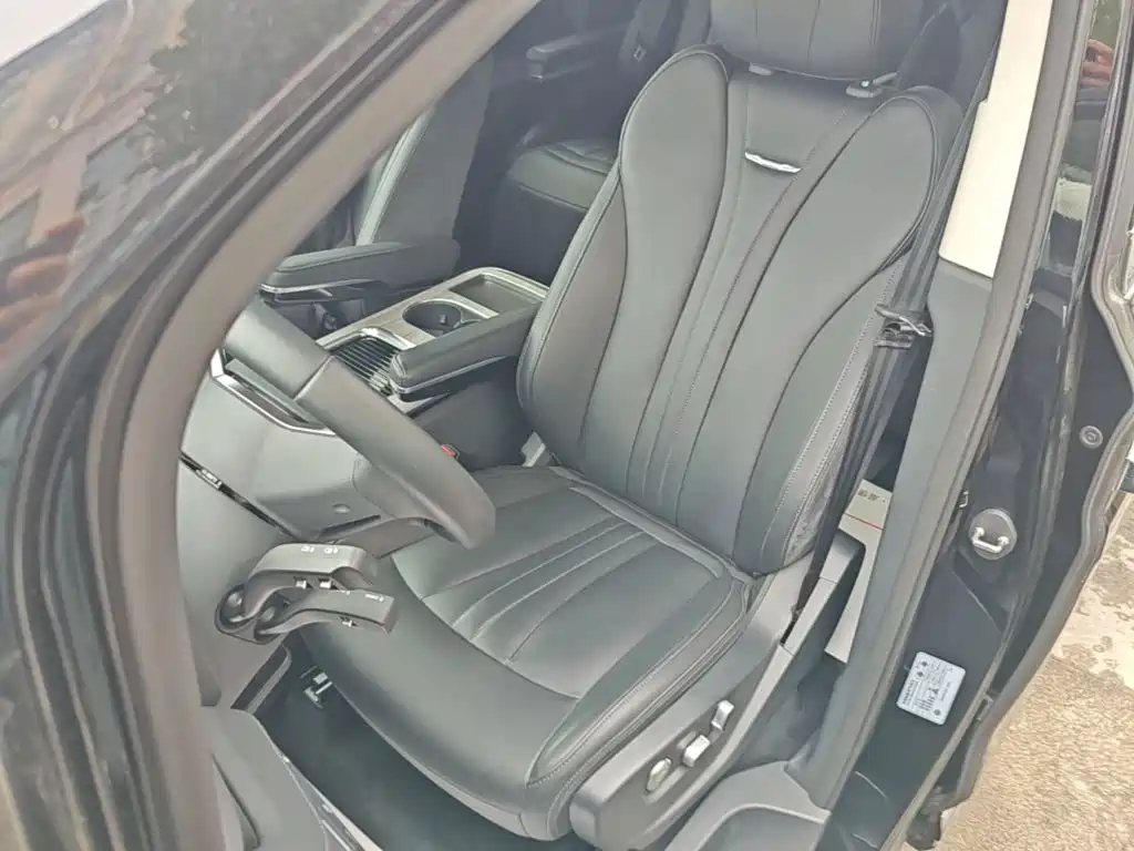 Hongqi Hongqi HQ9 PHEV — миниатюра 15