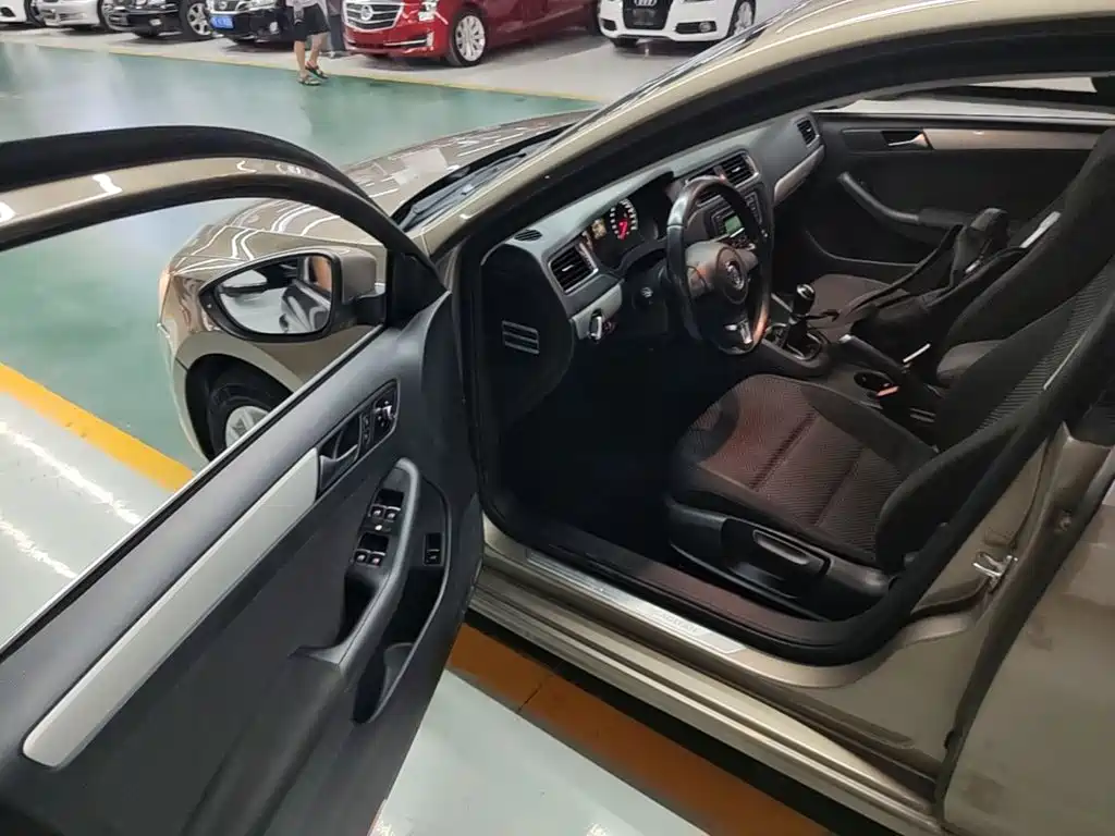 Volkswagen Sagitar — миниатюра 16