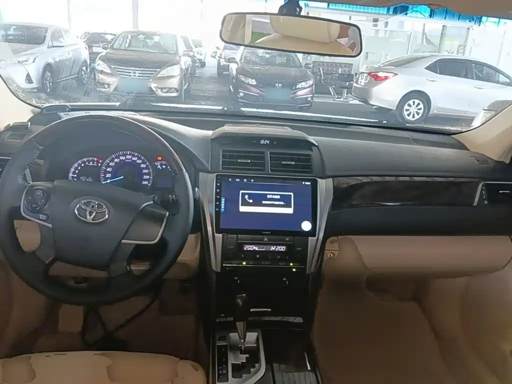 Toyota Camry 2015 2.0G Lead
