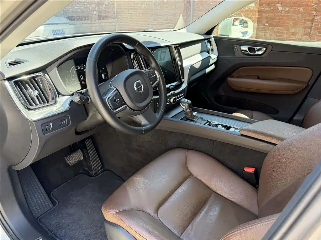 Volvo XC60 — миниатюра 13