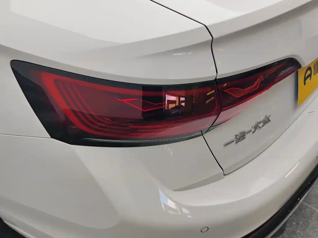 Volkswagen Sagitar — миниатюра 13