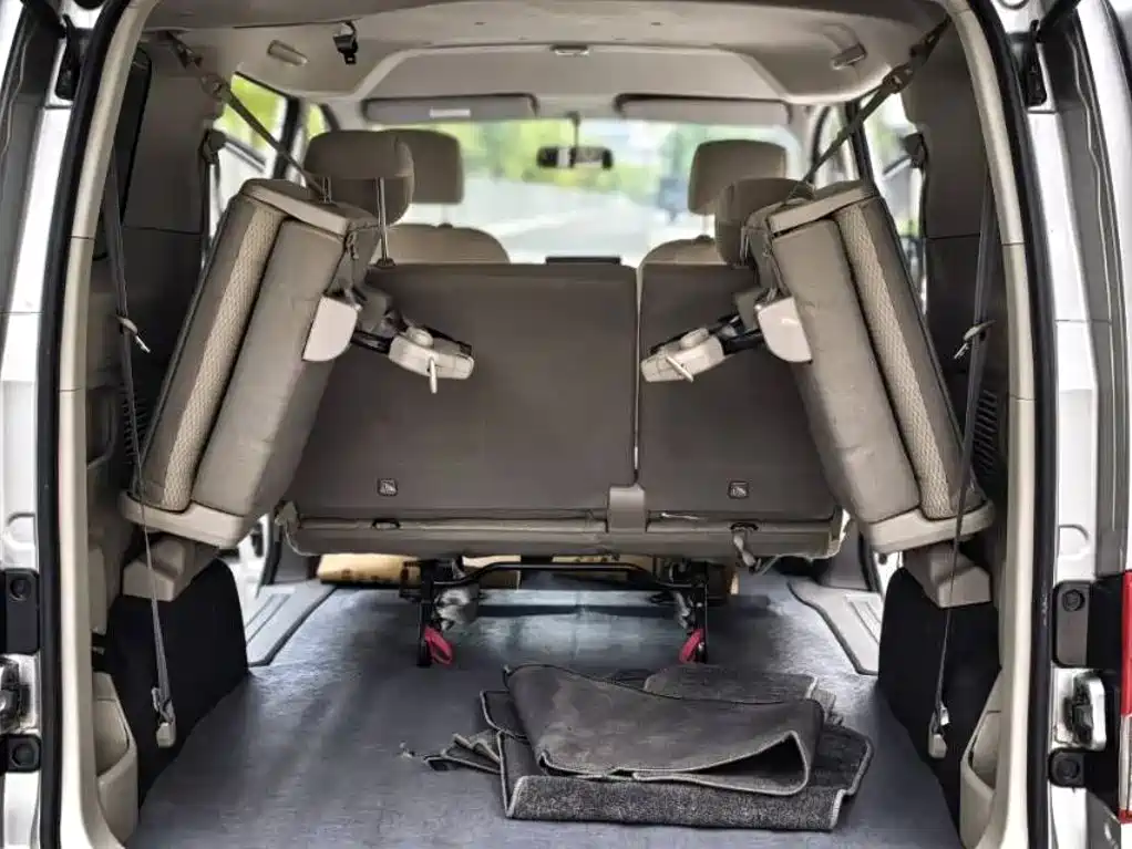 Nissan NV200 — миниатюра 8