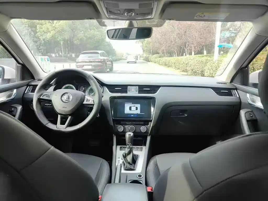 Skoda Octavia — миниатюра 9