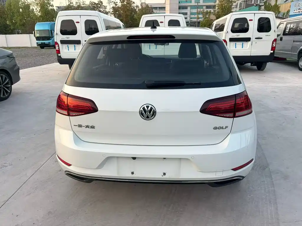 Volkswagen Golf 2019 1.6L AT Comfort V