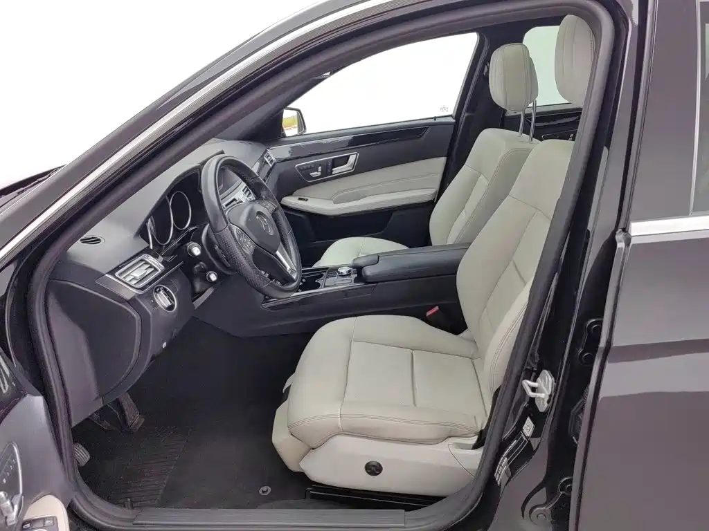 Mercedes-Benz E-Class — миниатюра 10