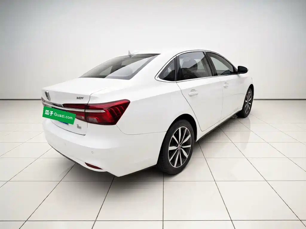 Roewe i6 Classic — миниатюра 4