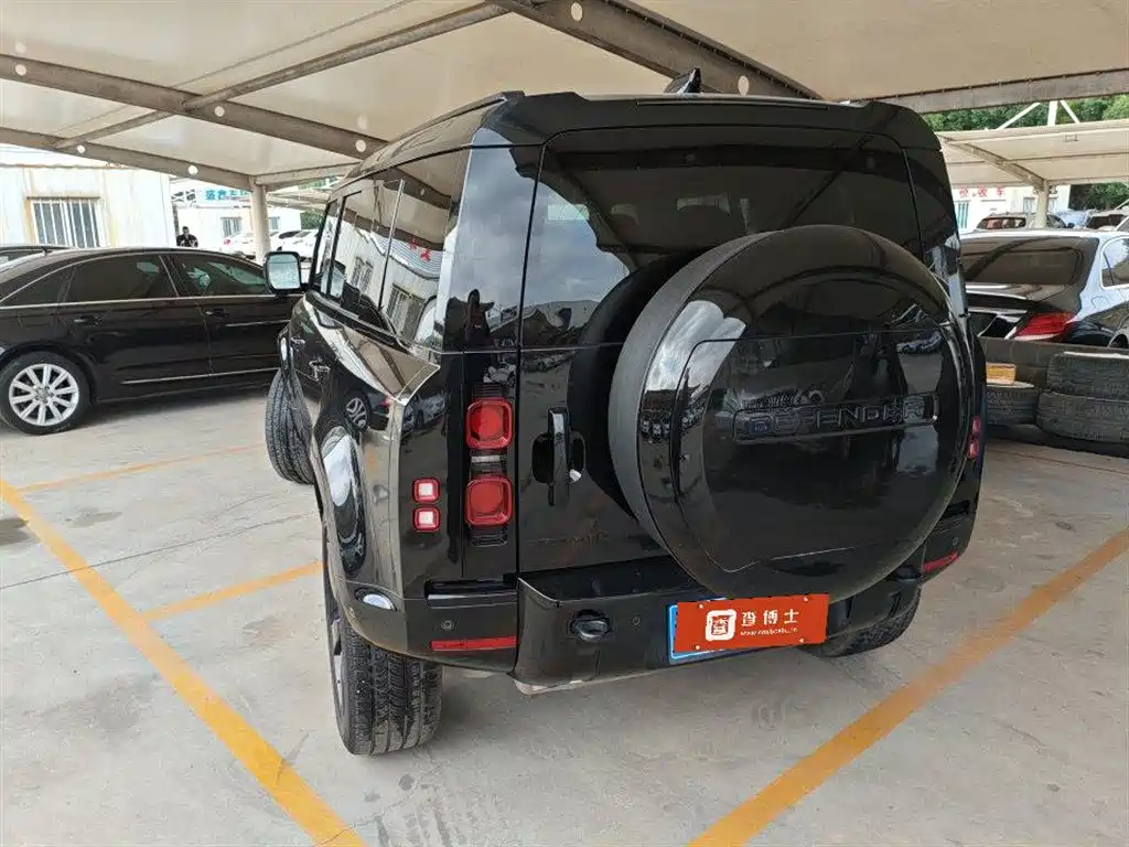 Land Rover Land Rover Defender 2025 110 3.0T P400 X-Dynamic HSE