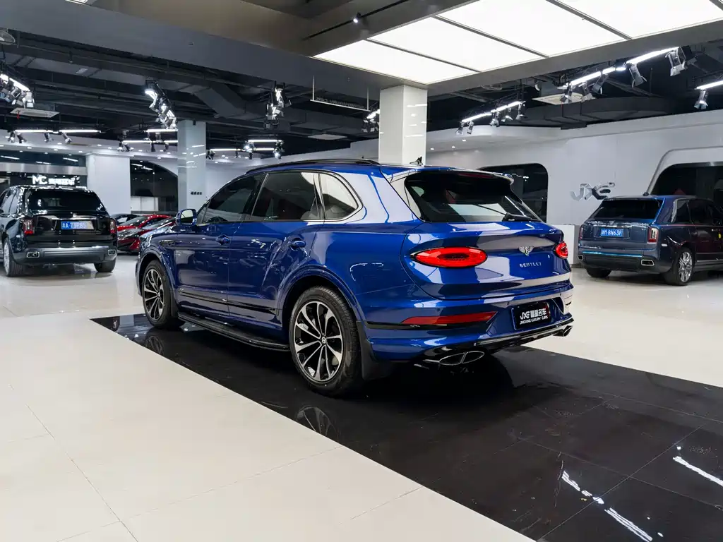 Bentley Bentayga 4.0T V8, фото 15
