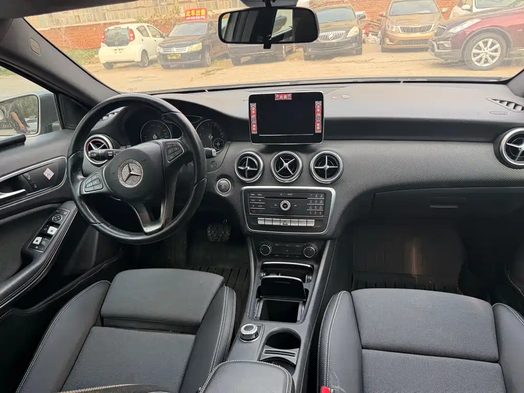 Mercedes-Benz A-Class (Import) — миниатюра 4