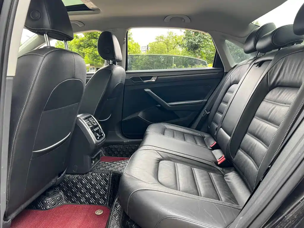 Volkswagen Passat — миниатюра 10