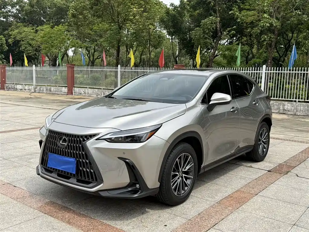 Lexus NX 2023