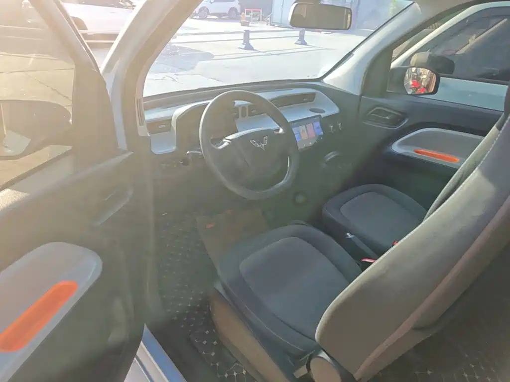 Wuling MINIEV — миниатюра 16