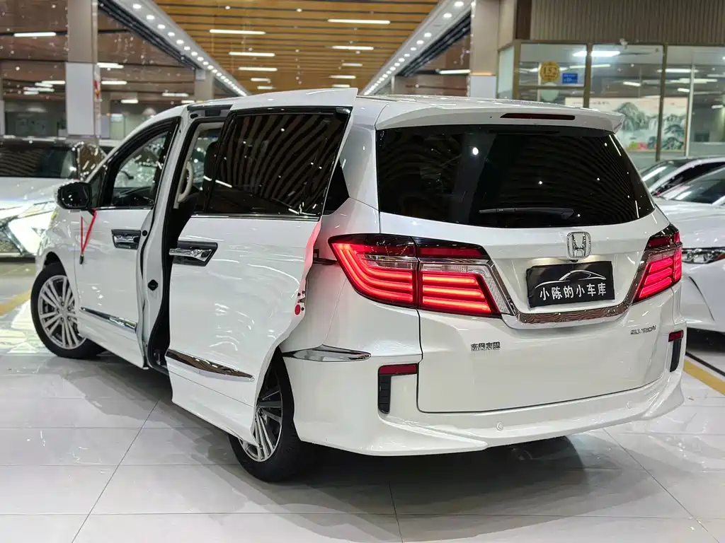 Honda Elysion — миниатюра 10